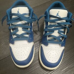 Jordan Blue and White unisex sneakers W size 8.5,M size 7
